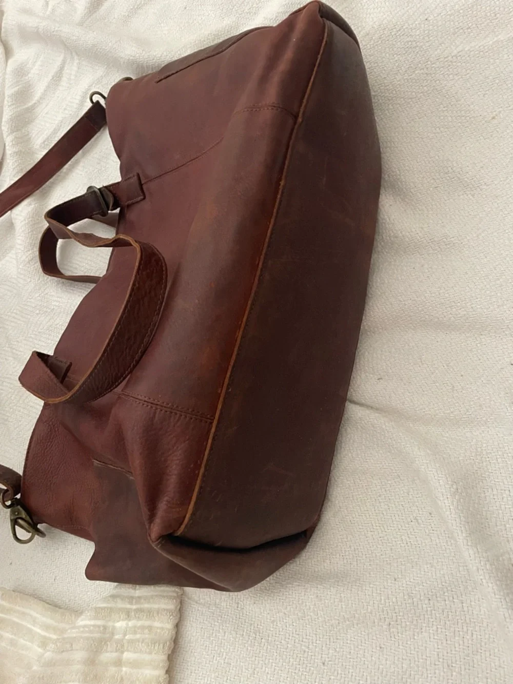 Duluth Trading Co Lifetime Leather Travel Duffle Bag Brown with Shoulder Strap